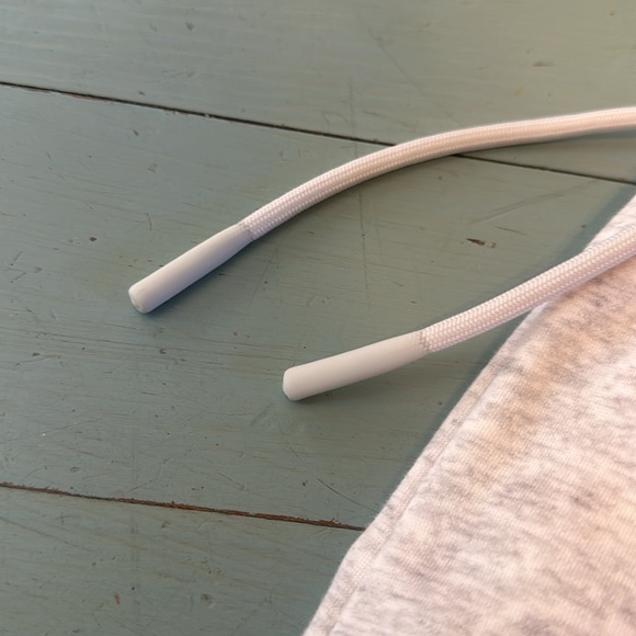 NWT woman’s Fabletics sweatpants. Size L - Picture 2 of 10